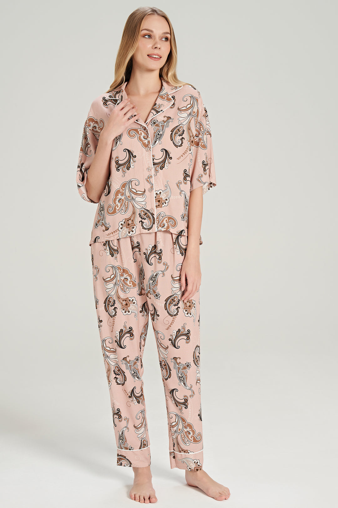 Pyjama-Set mit Schalmuster und Knopfleiste